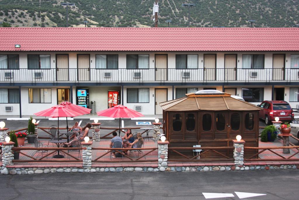 Gateway Inn And Suites Salida Extérieur photo